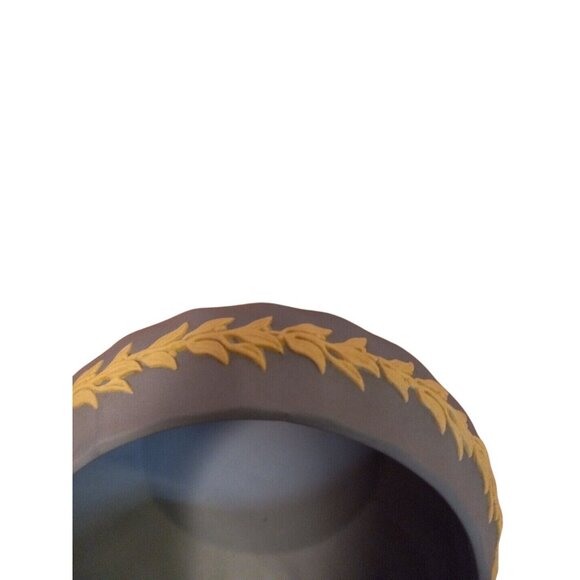 Wedgwood Vintage Light Blue Jasperware Trinket Box Floral Design Swirled Scallop - Picture 12 of 13